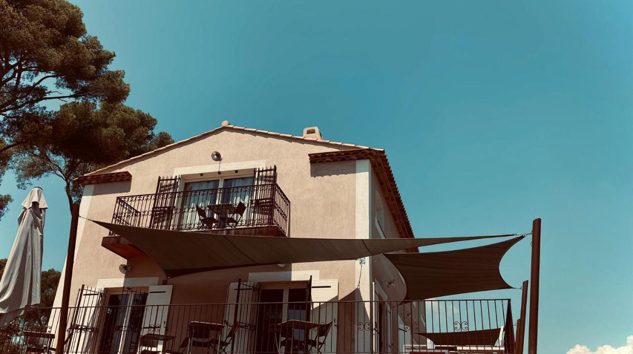 Sous Les Pins gîtes et chambres d'hôtes La Londe-les-Maures Exterior foto